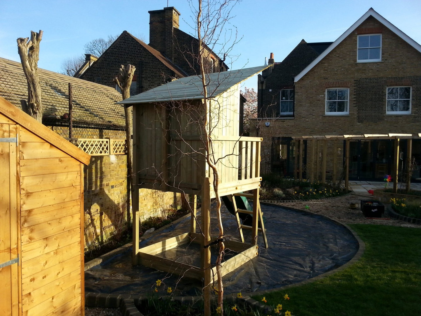 4. 'BEACH HUT' (enclosed platform) with Slide, Sandpit & 2x Entries - Millie & Jones