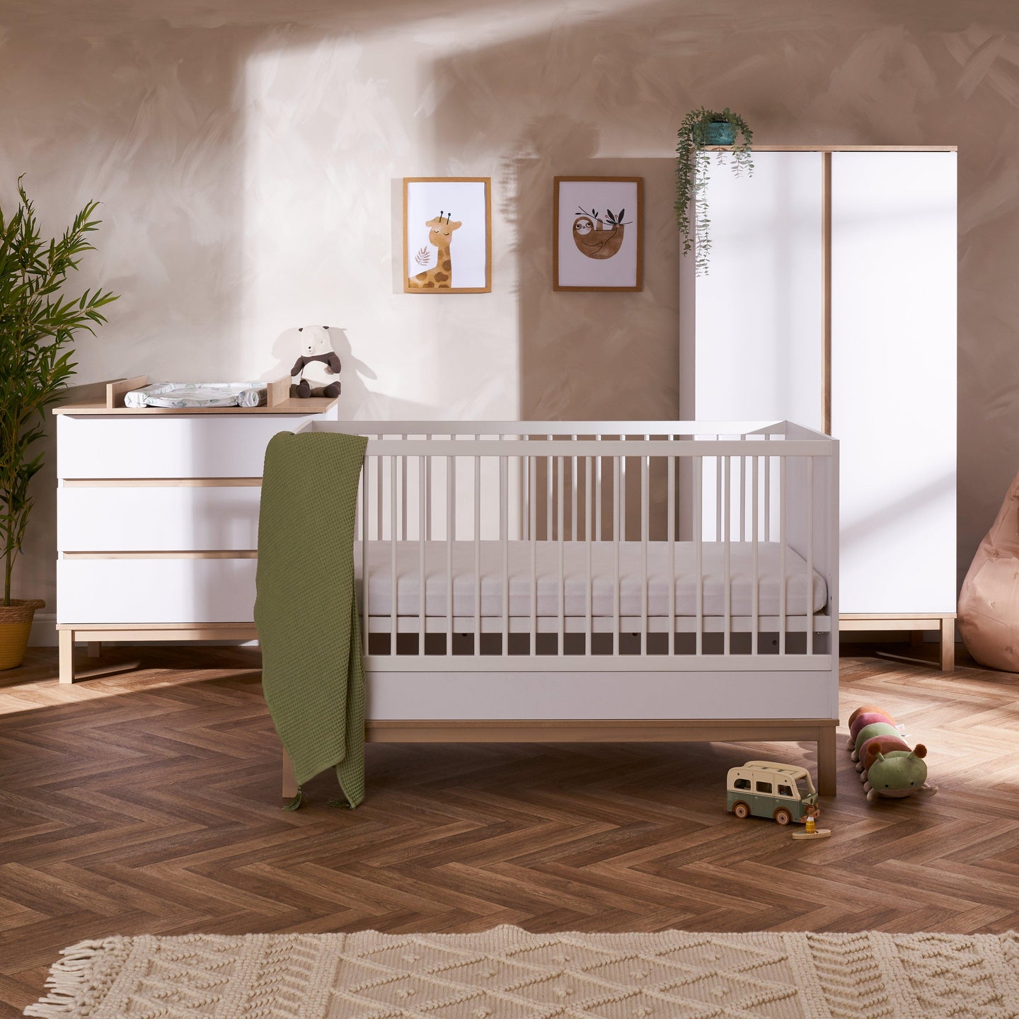 Astrid 3 Piece Room Set